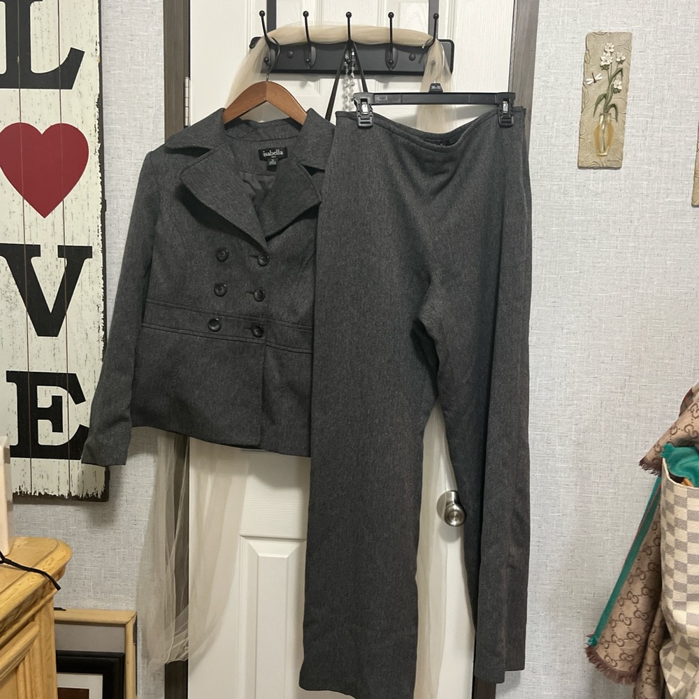 Stylish Women's Gray Suit Set